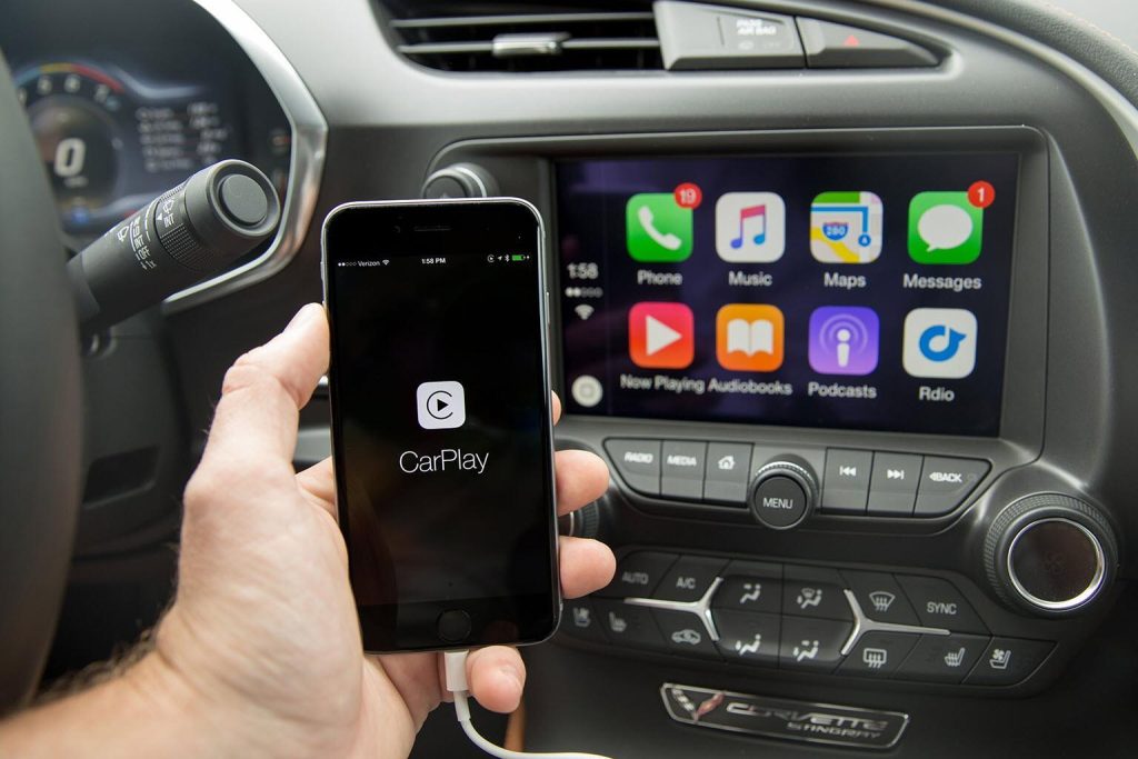 Comparison between wired and wireless Apple CarPlay connections